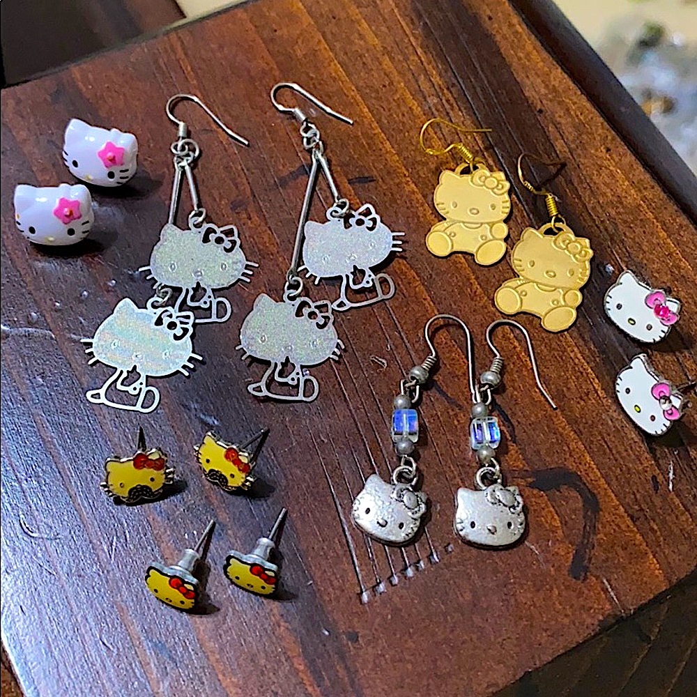 Hello Kitty 7 Pairs Earring Bundle - image 1